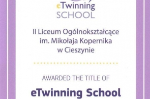 tablica-nagradzajaca-szkole