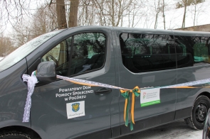 Nowe samochody dla Domu Pomocy Społecznej w Pogórzu oraz Filii „Bursztyn”  w Kończycach Małych