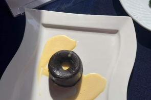 Fondant czekoladowy z sosem angielskim 