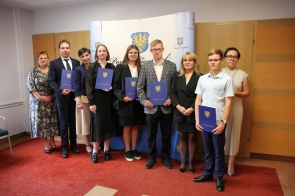 Zostały przyznane stypendia Starosty Cieszyńskiego! - Portal Powiatu Cieszyńskiego 