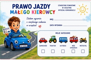 Kolorowa karta „Prawo jazdy małego kierowcy” w wersji dla chłopca. Na grafice chłopiec prowadzi niebieski samochód; obok znajdują się pola na imię i datę wydania oraz wybór kategorii pojazdów: samochód, traktor, autobus, wóz strażacki i motocykl.