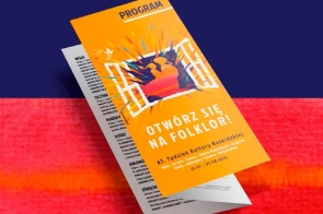 Grafika informacyjna w granatowo-czerwono-pomarańczowej kolorystyce dotycząca 63. Tygodnia Kultury Beskidzkiej. Zawiera informację o szczegółowym programie koncertów, datę oraz zdjęcie drukowanego programu wydarzenia.