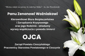 Tekst kondolencyjny na ciemnym tle z białą lilią, zawierający wyrazy współczucia z powodu śmierci ojca. 