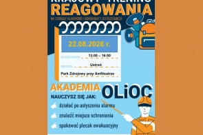Pomarańczowo-niebieski plakat „Krajowy Trening Reagowania”. Grafika zawiera ilustracje megafonów, plecaka ewakuacyjnego i osoby w stroju ochronnym oraz krótką listę zasad reagowania na alarm.