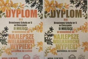 Dwa dyplomy z motywem wiosennych kwiatów, przyznane Branżowej Szkole nr 5 w Cieszynie za II miejsce w konkursie na najlepsze wielkanocne wypieki: jeden w kategorii „na słodko”, drugi „na słono”. Data: 11 IV 2025, Wisła.