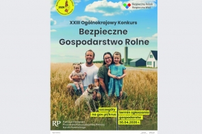 Na tle pola zboża stoi rodzina z dwójką dzieci i psem, a w oddali widoczne są budynki gospodarstwa. W górnej części grafiki znajduje się napis o konkursie, a na dole informacje o szczegółach i terminie zgłoszeń.