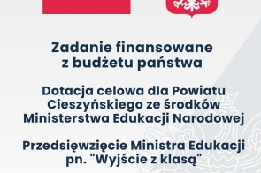 Grafika informacyjna na jasnym tle. Widoczne są flaga Polski, godło oraz informacja o finansowaniu przedsięwzięcia „Wyjście z klasą” z budżetu państwa.