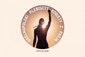 Grafika w jasnej, beżowej kolorystyce przedstawia logo plebiscytu „Ogólnopolski Plebiscyt Kobiety z Pasją”. W centrum widoczna jest sylwetka kobiety z uniesioną ręką, a pod spodem napis „Edycja 2026”.