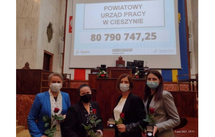 Uhonorowano pracowników Powiatowego Urzędu Pracy w Cieszynie