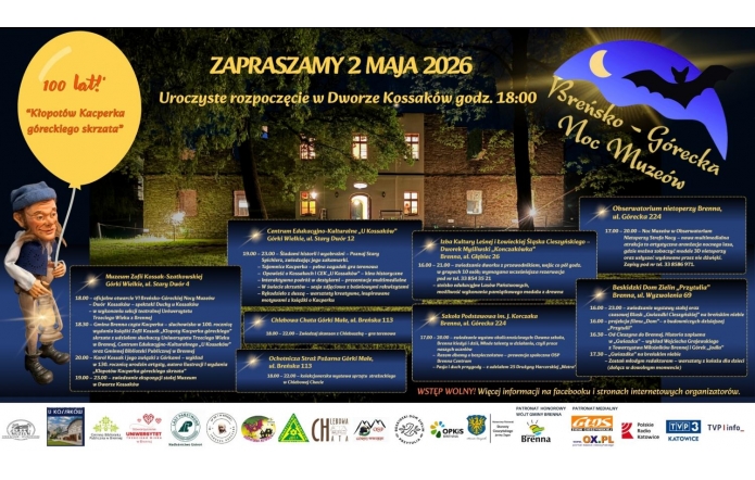 Informacja o Nocy Muzeów 2 maja 2026 w Brennej i Górkach Wielkich, z programem zwiedzania, warsztatów i atrakcji w kilku lokalizacjach; nocna grafika z oświetlonym dworkiem, motywem nietoperza i postacią Kacperka.