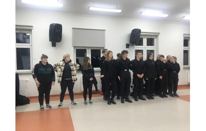 Manewry licealnych klas ratowniczo-pożarniczych z ZSTiO w Skoczowie