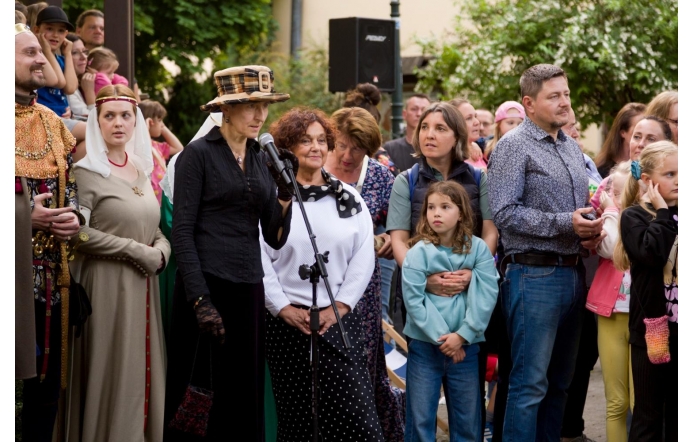 Janina Żagan Starosta Cieszyński w towarzystwie Ireny French, Dyrektorki Muzeum Śląska Cieszyńskiego podczas 15. Cieszyńskiej Nocy Muzeów 