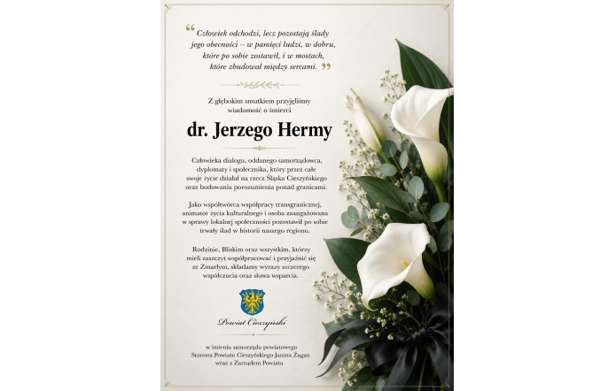 Beżowo-kremowa grafika kondolencyjna z czarnym tekstem i delikatną ozdobną ramką. Po prawej stronie znajduje się kompozycja z białych kalii, zielonych liści i czarnej wstążki. W centrum widnieje informacja o śmierci dr. Jerzego Hermy oraz słowa współczucia.